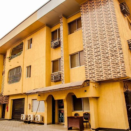 Tobby Royal Suites Ikeja Exterior photo