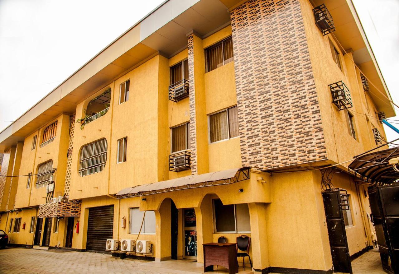 Tobby Royal Suites Ikeja Exterior photo